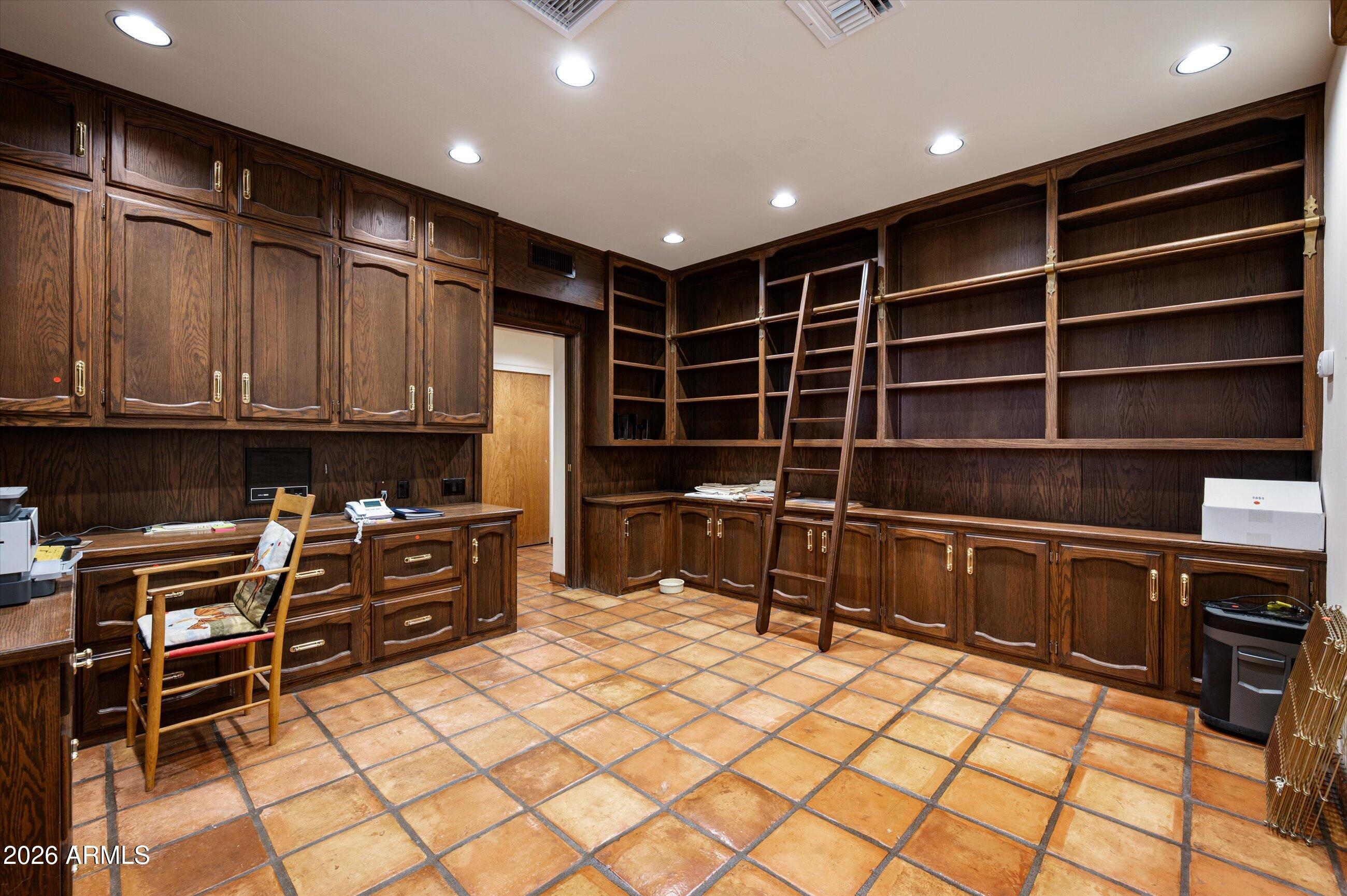 PINNACLE PEAK HEIGHTS - Residential