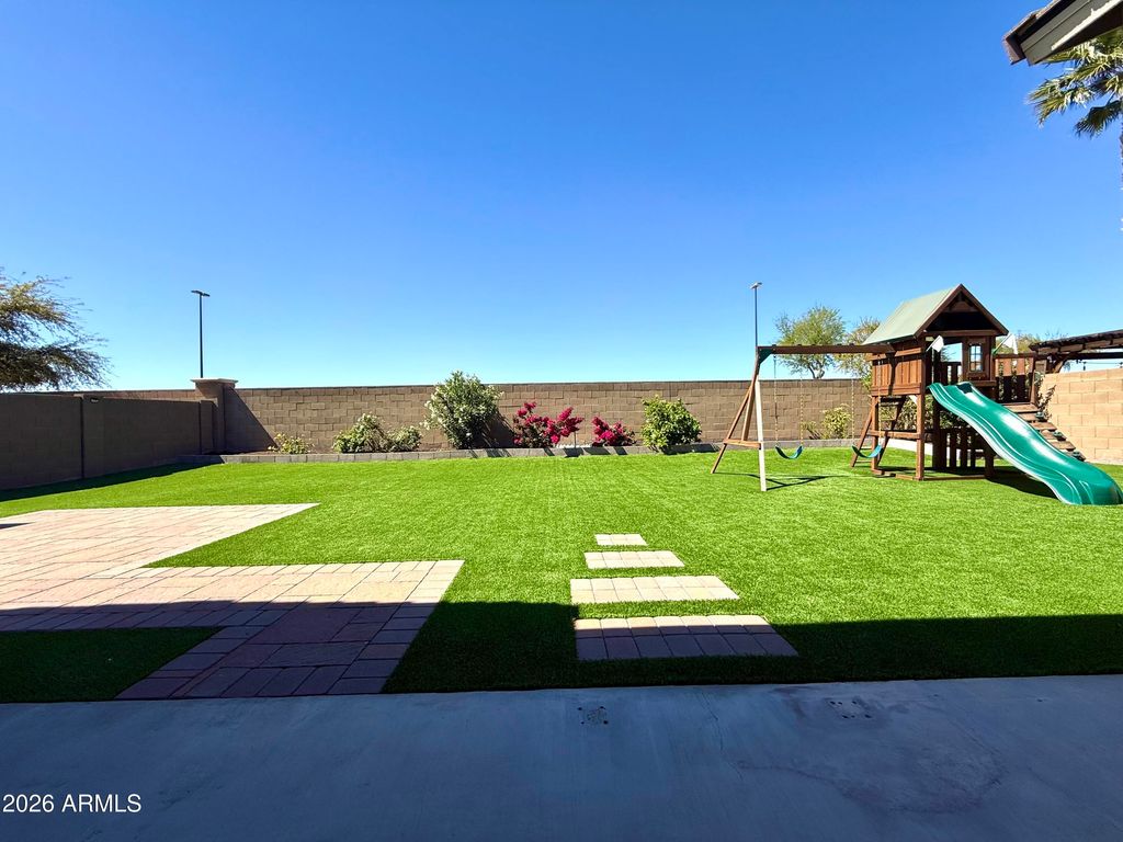 Photo of 5030 S Seton Avenue, Gilbert, AZ 85298 (MLS # 6996963)