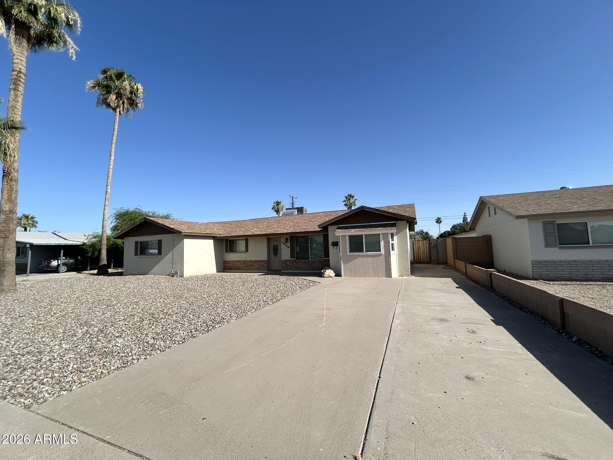 1533 W 7TH Street