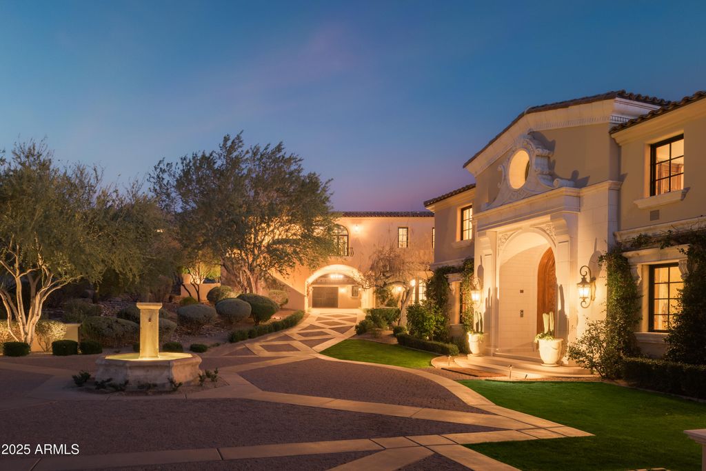 Photo of 10947 E Wingspan Way, Scottsdale, AZ 85255 (MLS # 6934012)