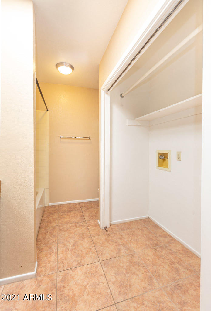 MONTEBELLO - Residential