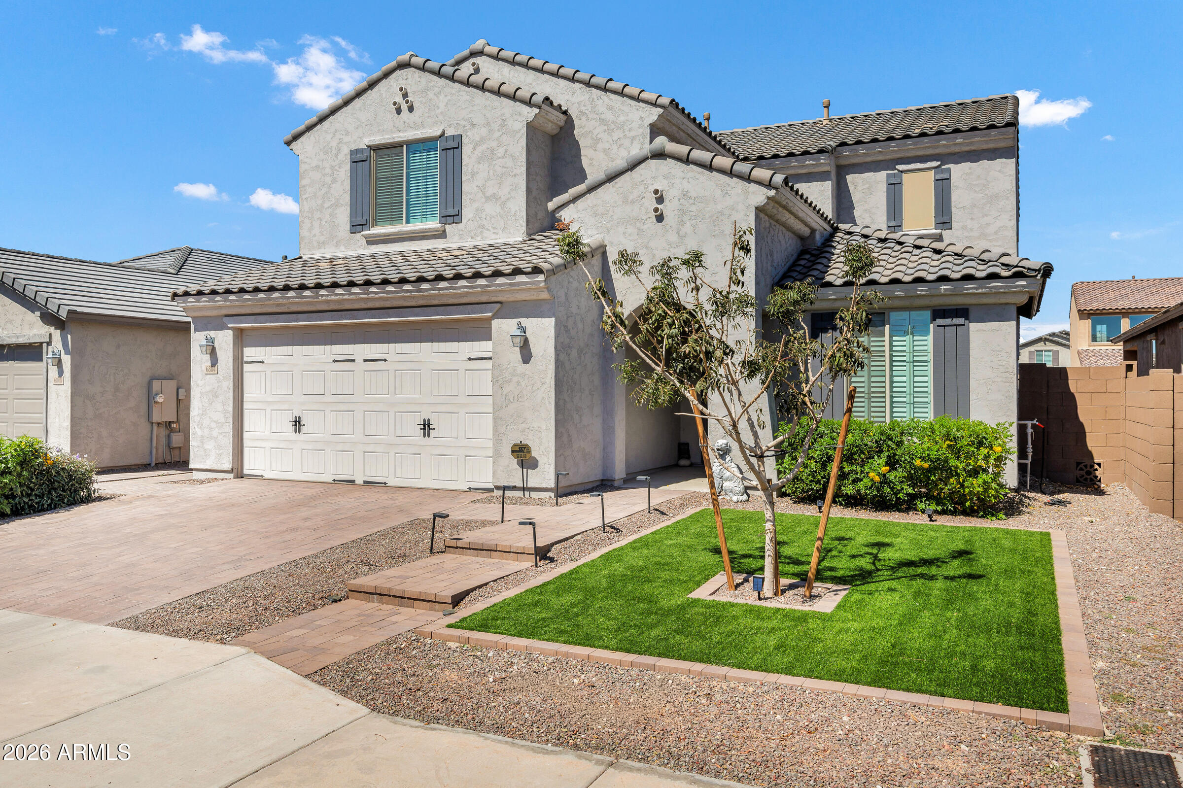 6804 W WINSTON Drive