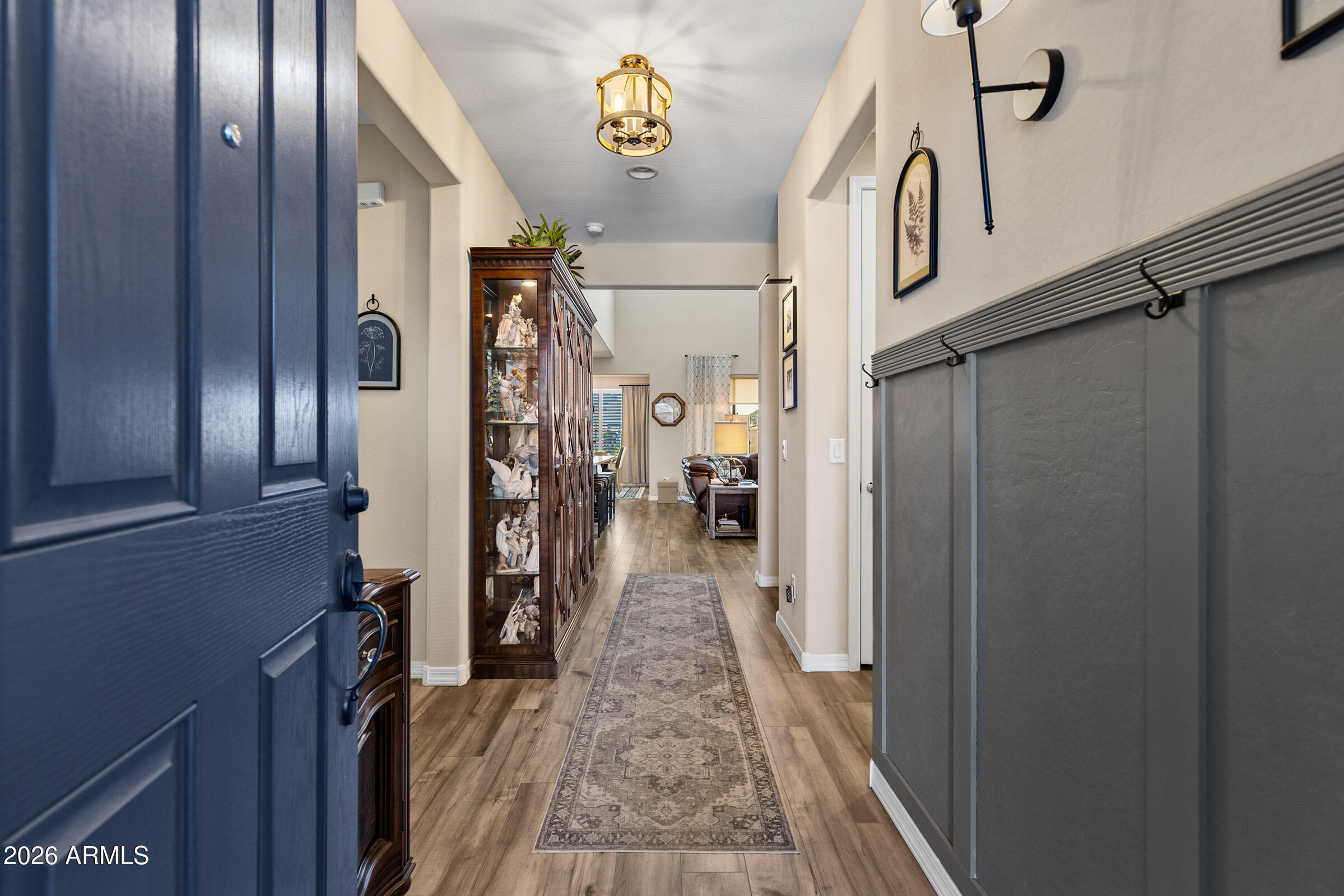 6804 W WINSTON Drive