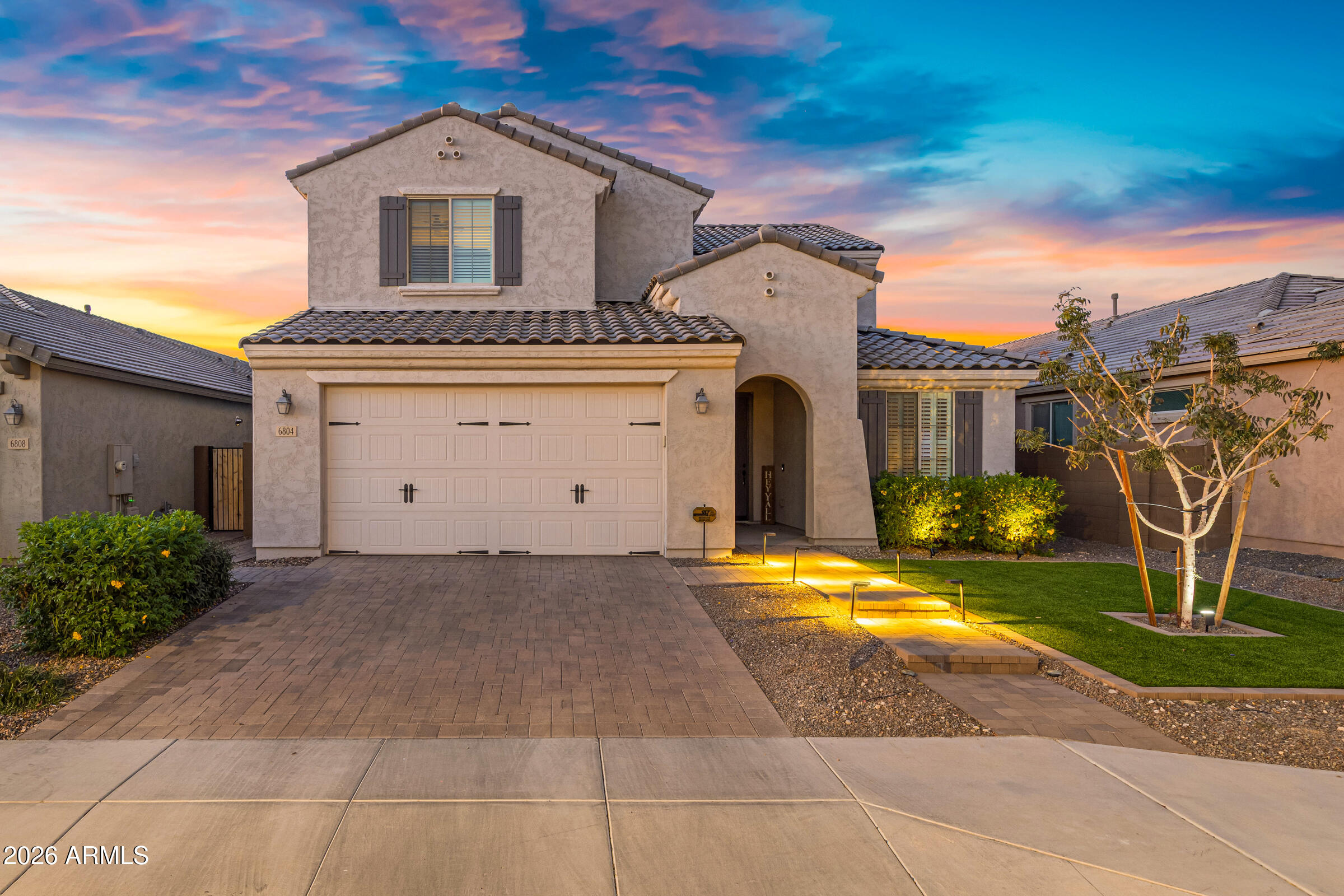 6804 W WINSTON Drive