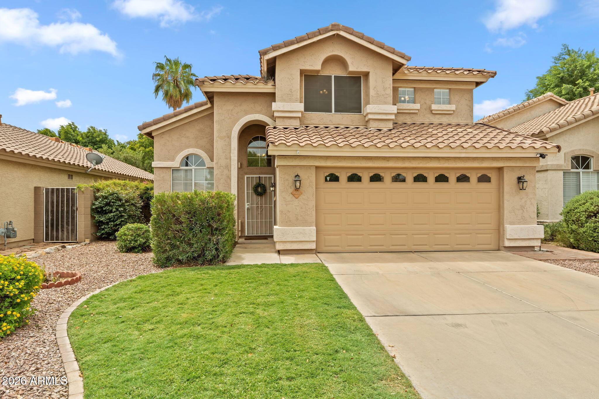 519 W ENCINAS Street
