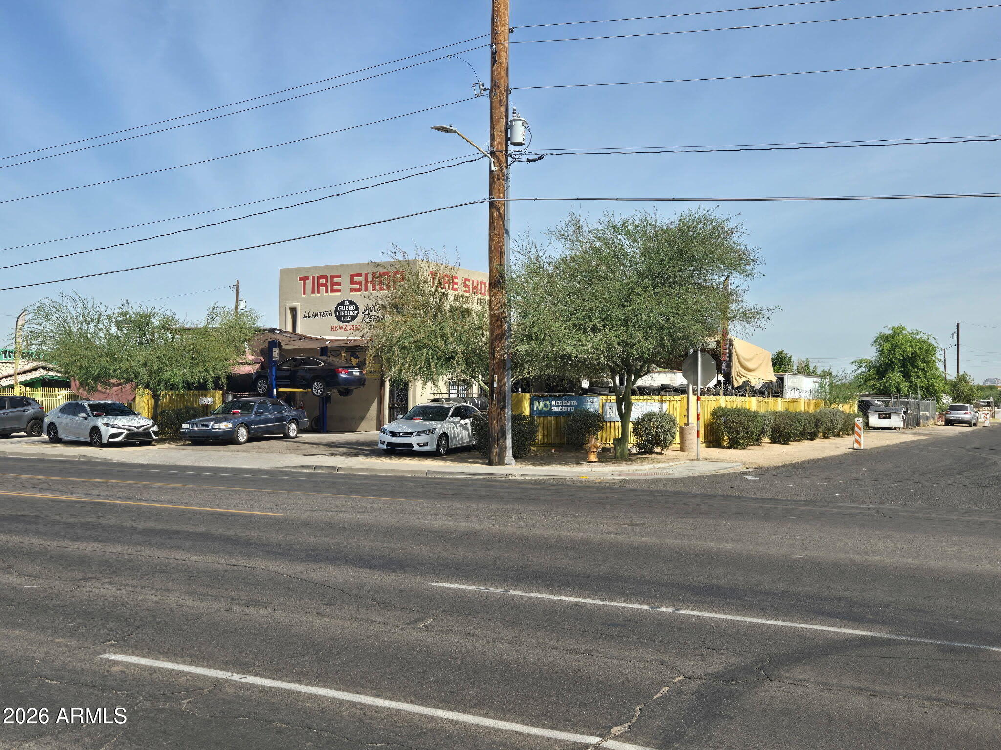 422 E BROADWAY Road