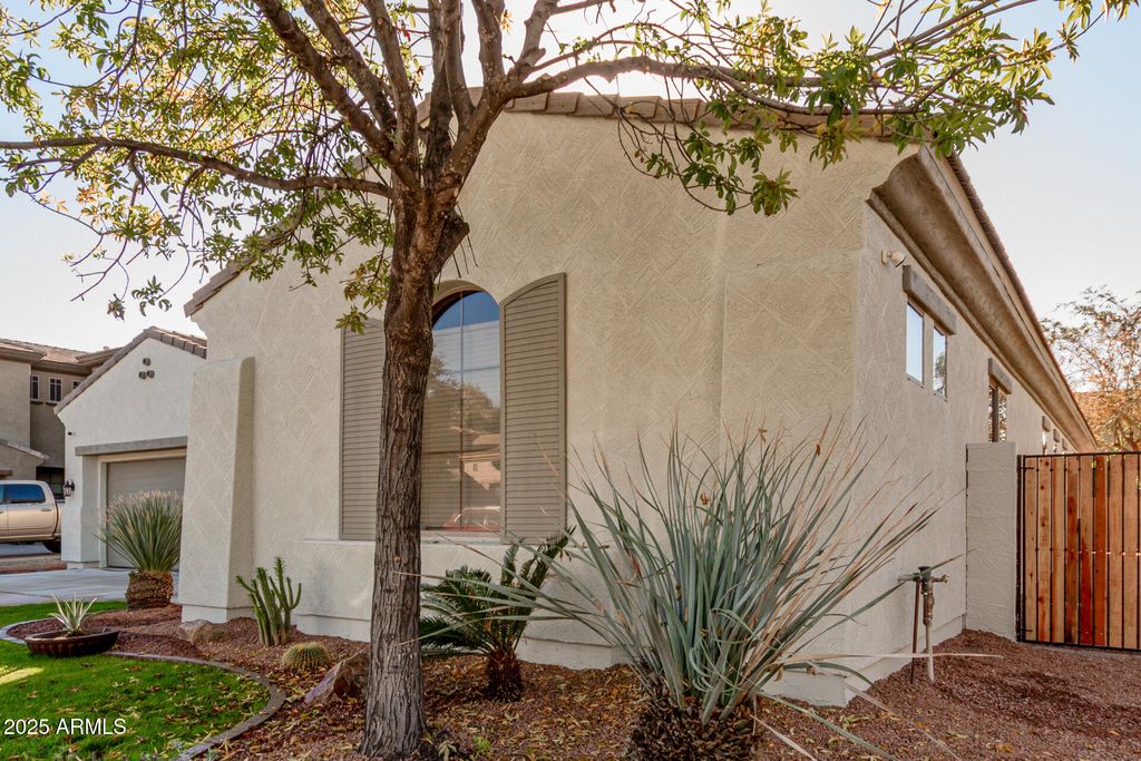 Photo of 3273 E Oriole Way, Chandler, AZ 85286 (MLS # 6959879)