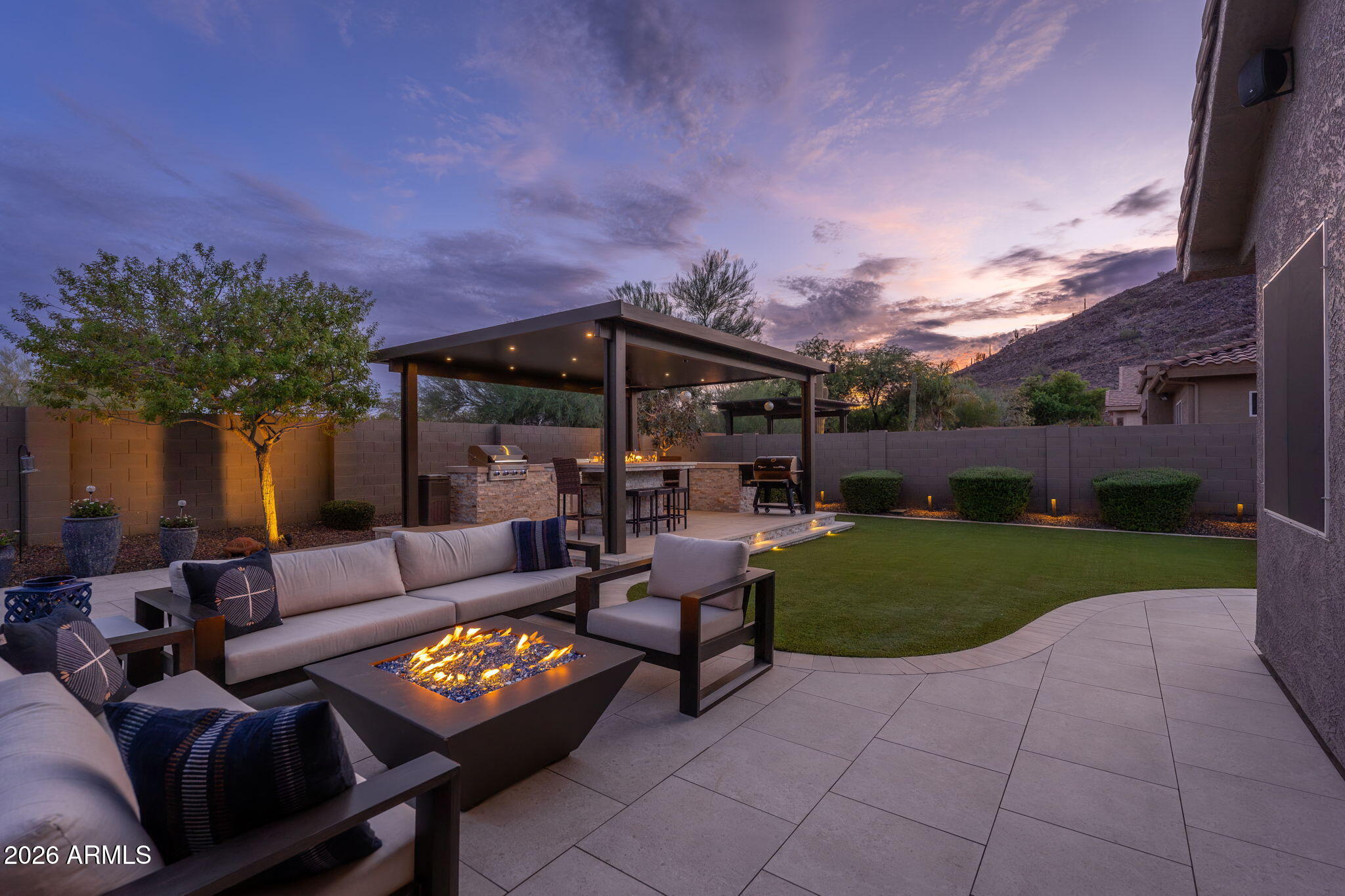 9841 W QUAIL TRACK Drive
