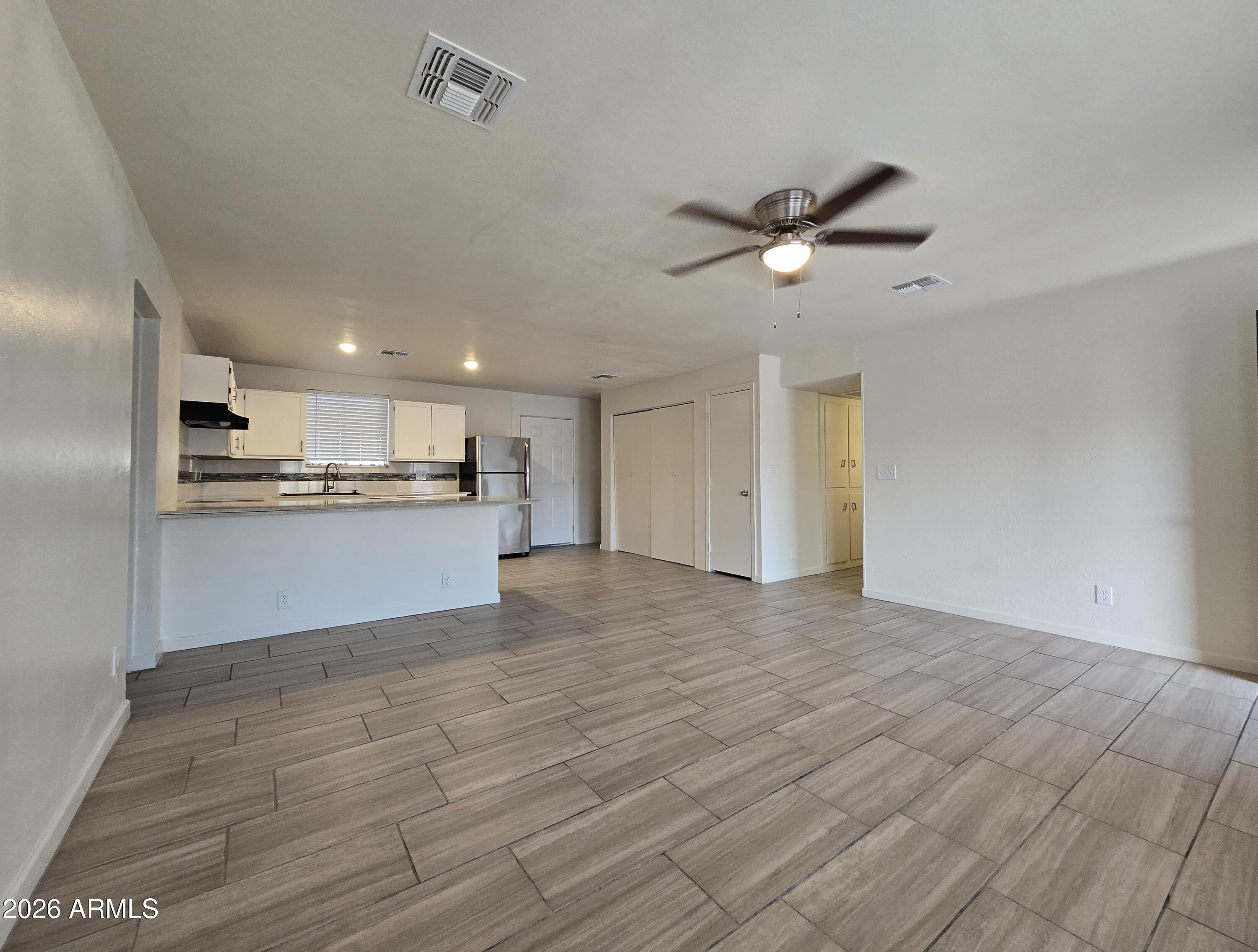 5011 W MACKENZIE Drive