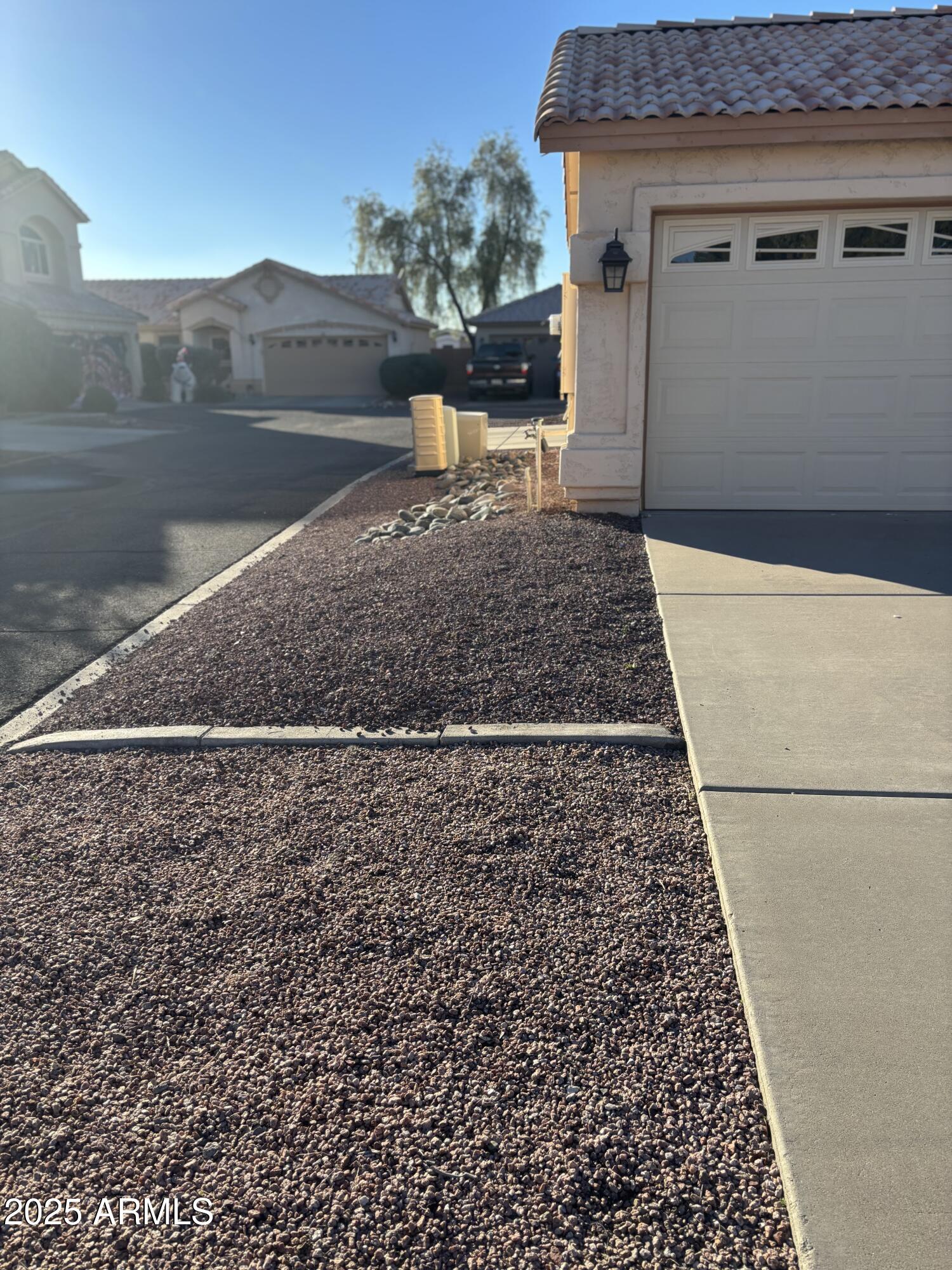 2221 E UNION HILLS Drive 165