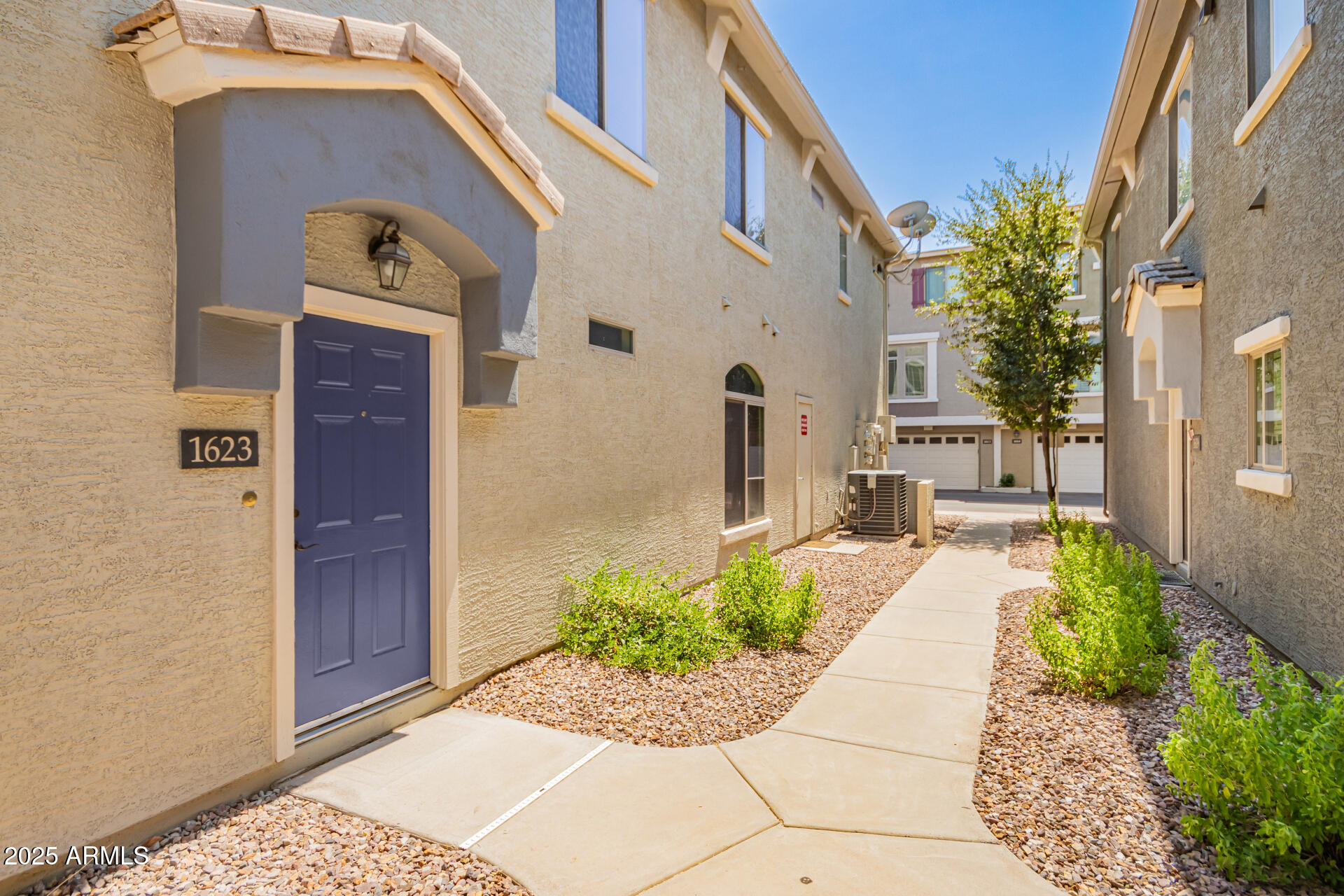 2402 E 5TH Street 1623
