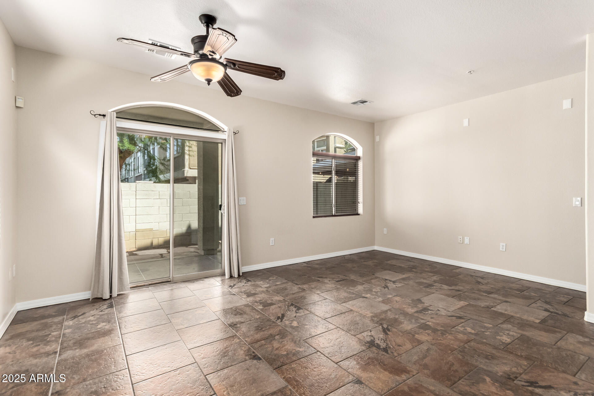 2402 E 5TH Street 1623