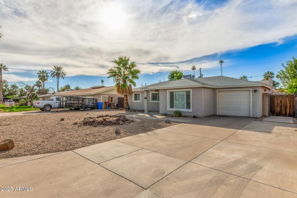 Photo of 2312 N 31st Place, Phoenix, AZ 85008 (MLS # 6952086)