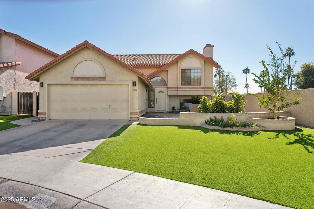 Photo of 1255 W Sea Shell Drive, Gilbert, AZ 85233 (MLS # 6957578)