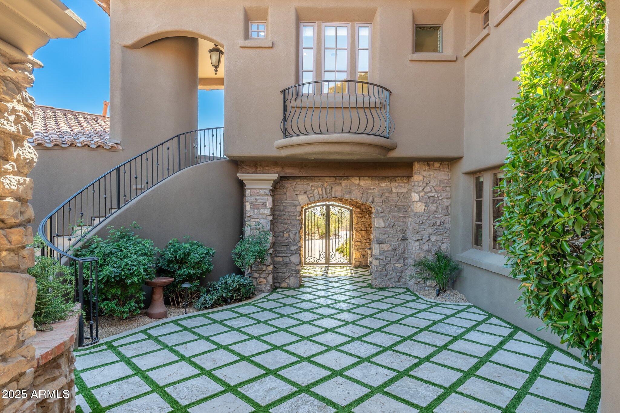 9290 E THOMPSON PEAK Parkway 470