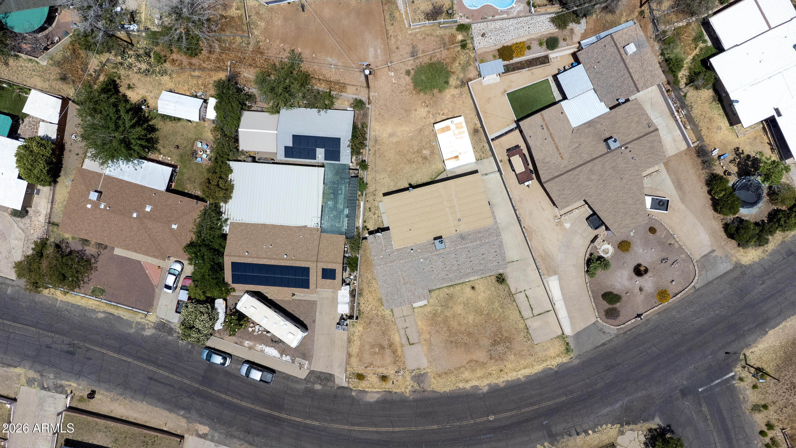 1120 E CRESTWOOD Drive