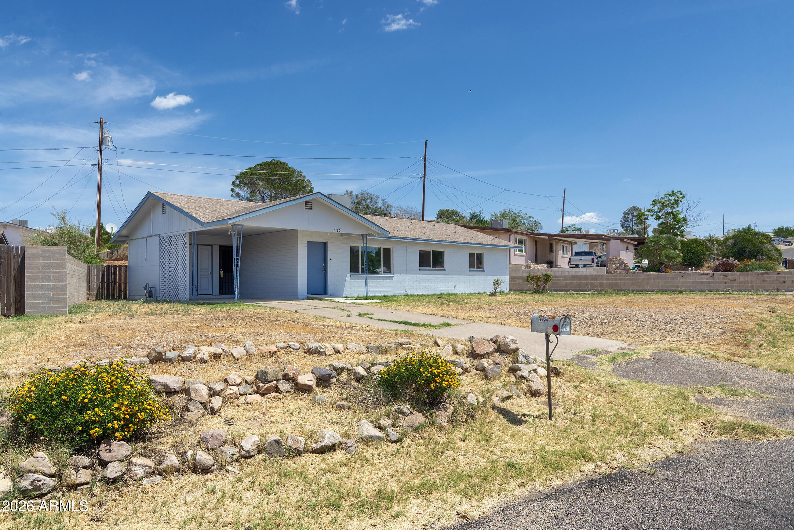 1120 E CRESTWOOD Drive