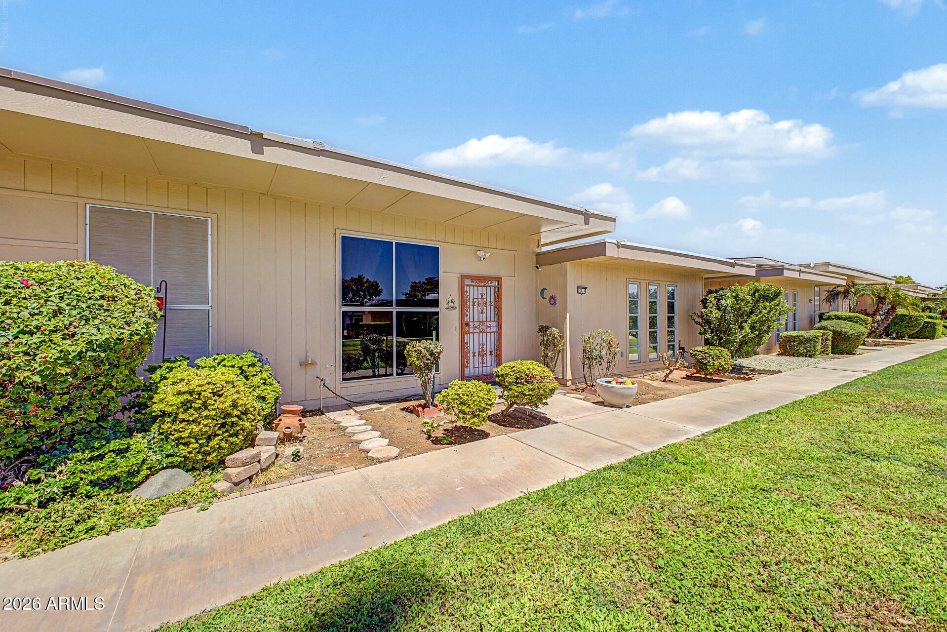 10060 W ROYAL OAK Road N