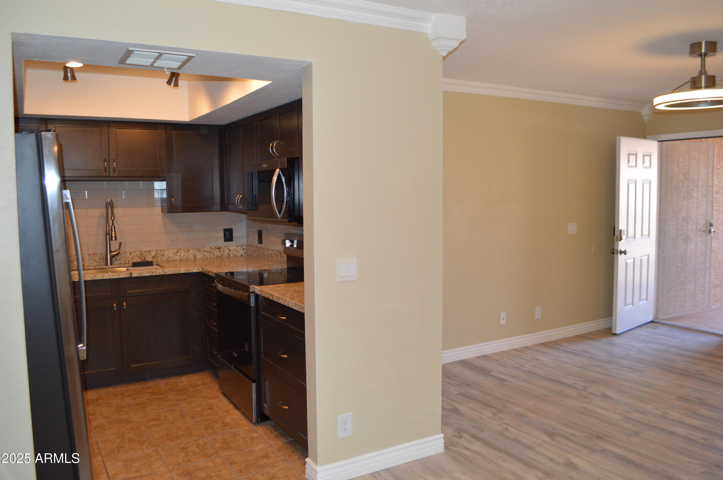 1340 N RECKER Road 254