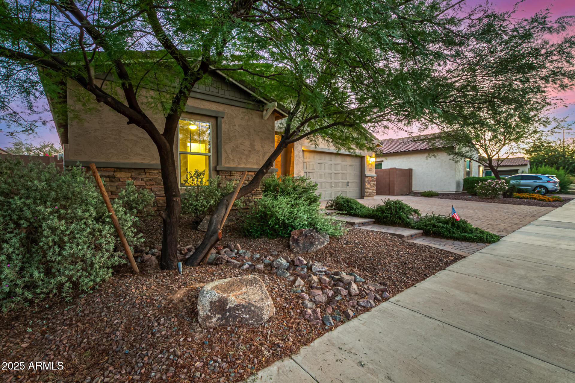 18377 W ELM Street
