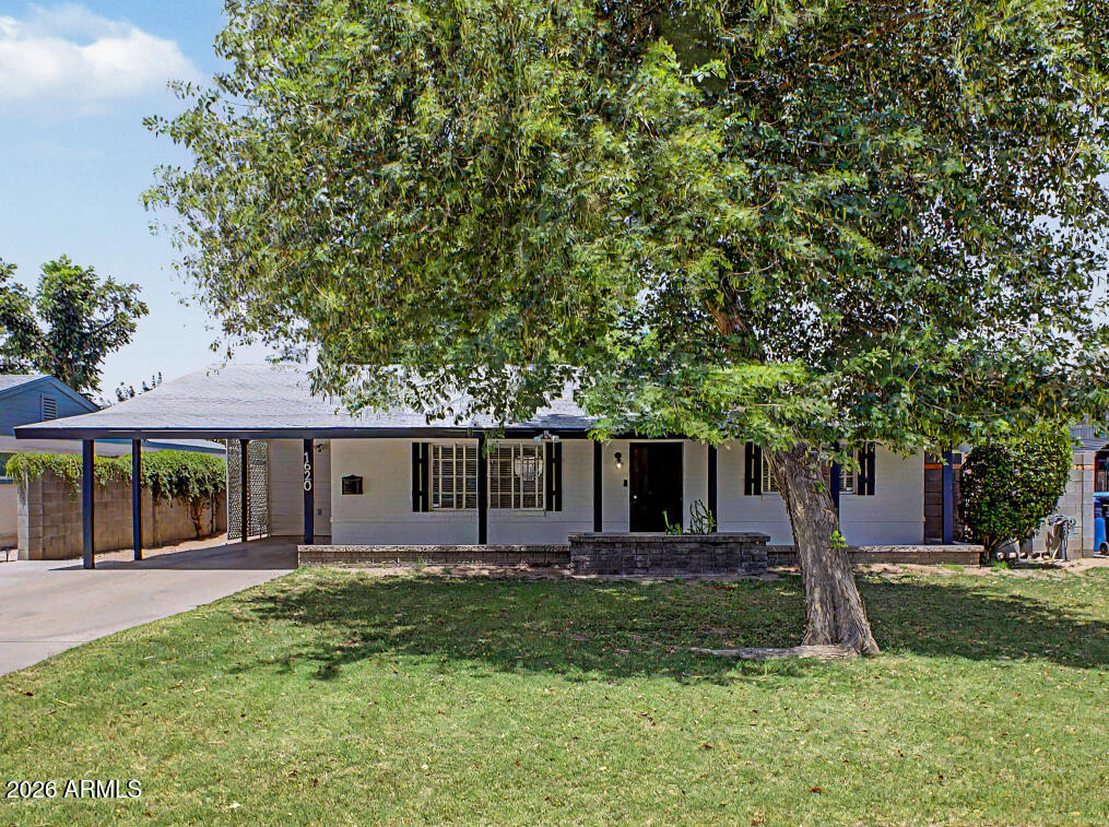 1620 E RANCHO Drive