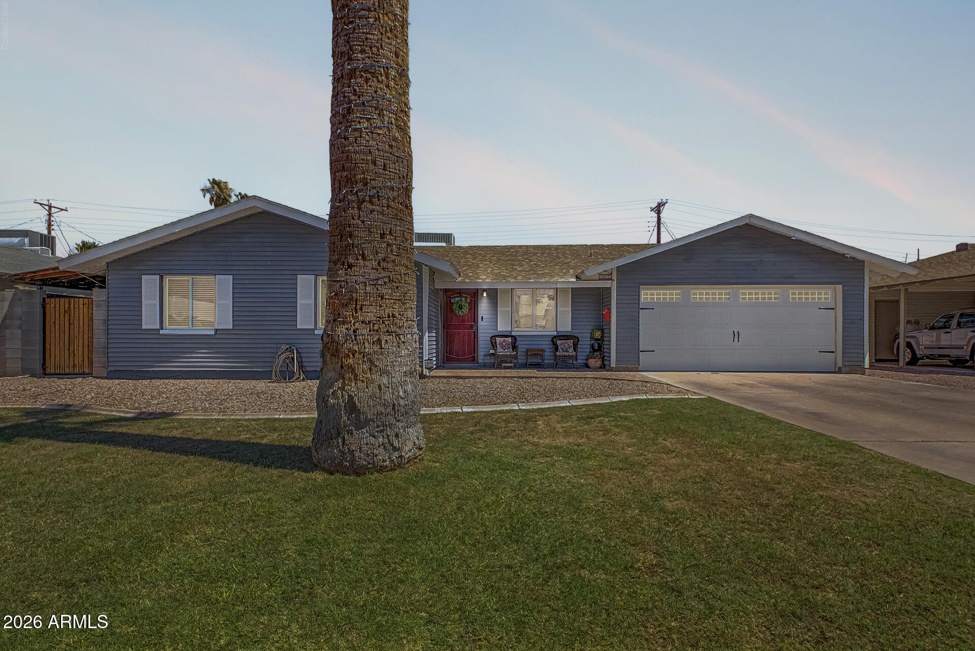 3820 W MYRTLE Avenue