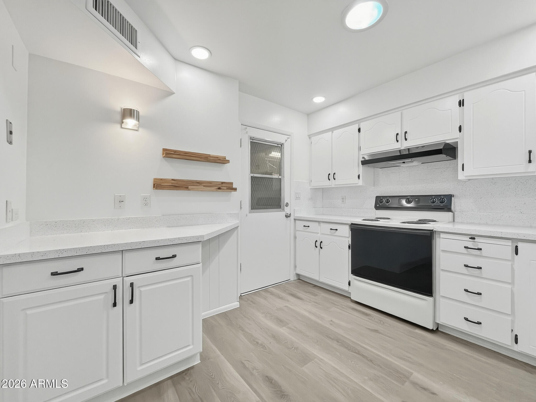 6020 E BILLINGS Street