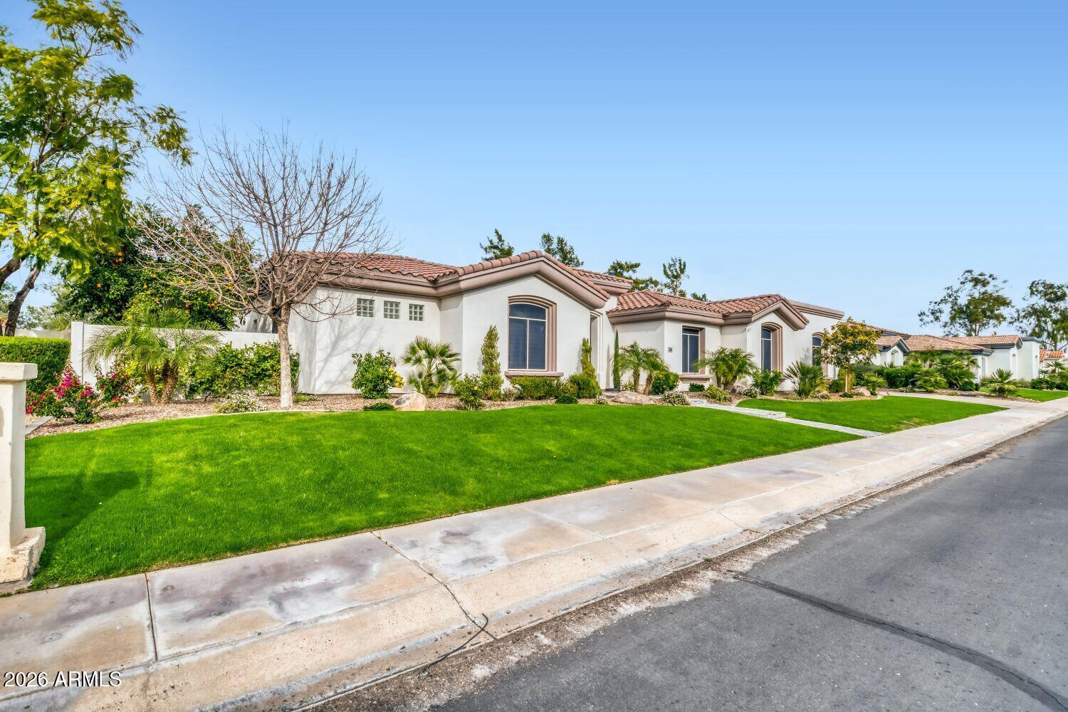 8306 E SUNNYSIDE Drive