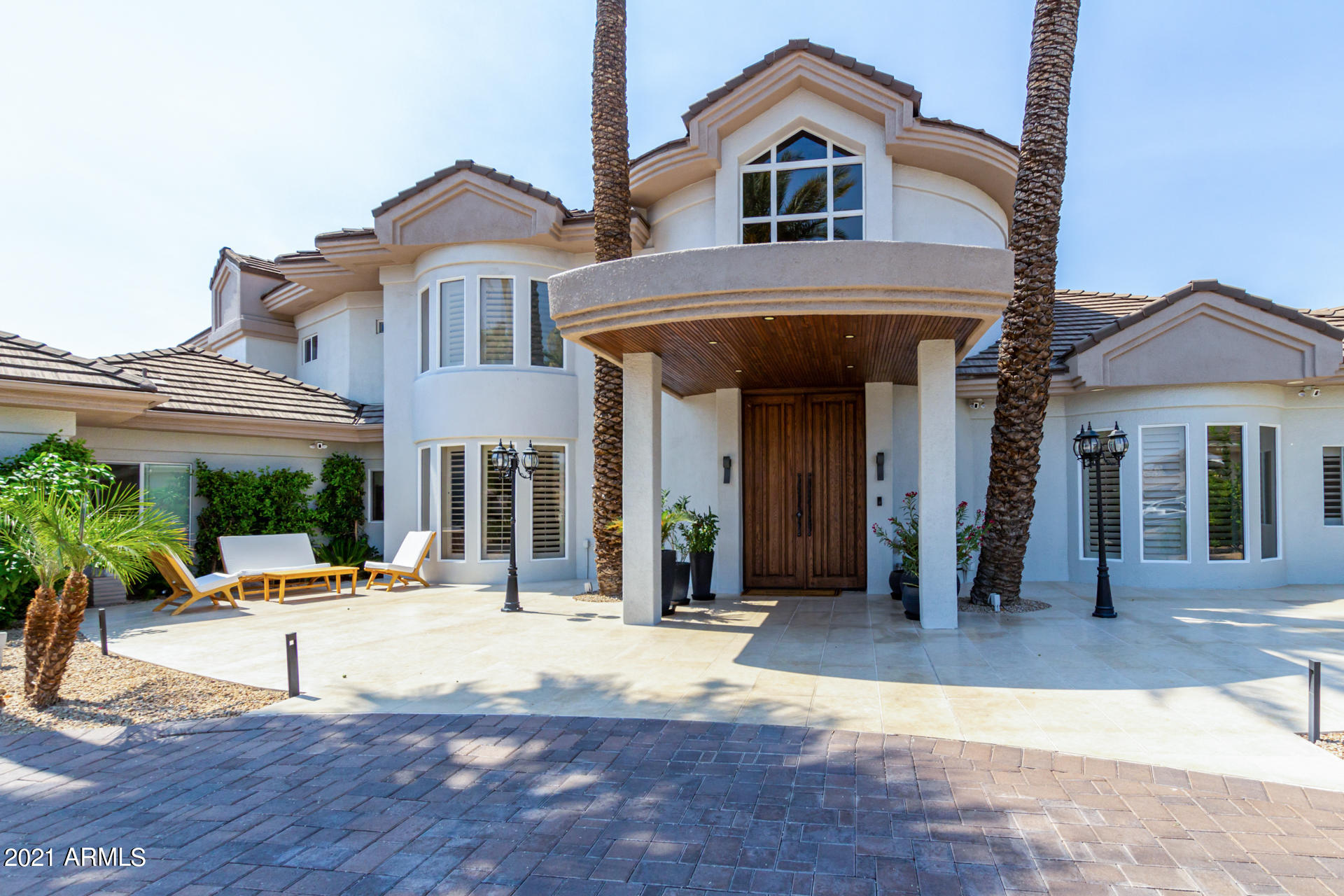 1502 E TREASURE COVE Drive