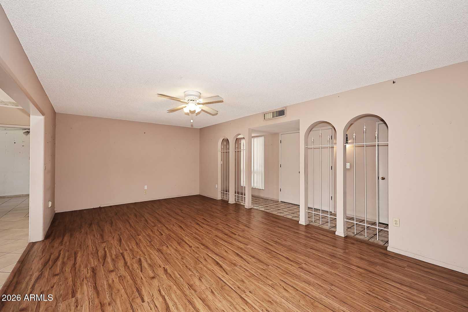 9901 W PEORIA Avenue