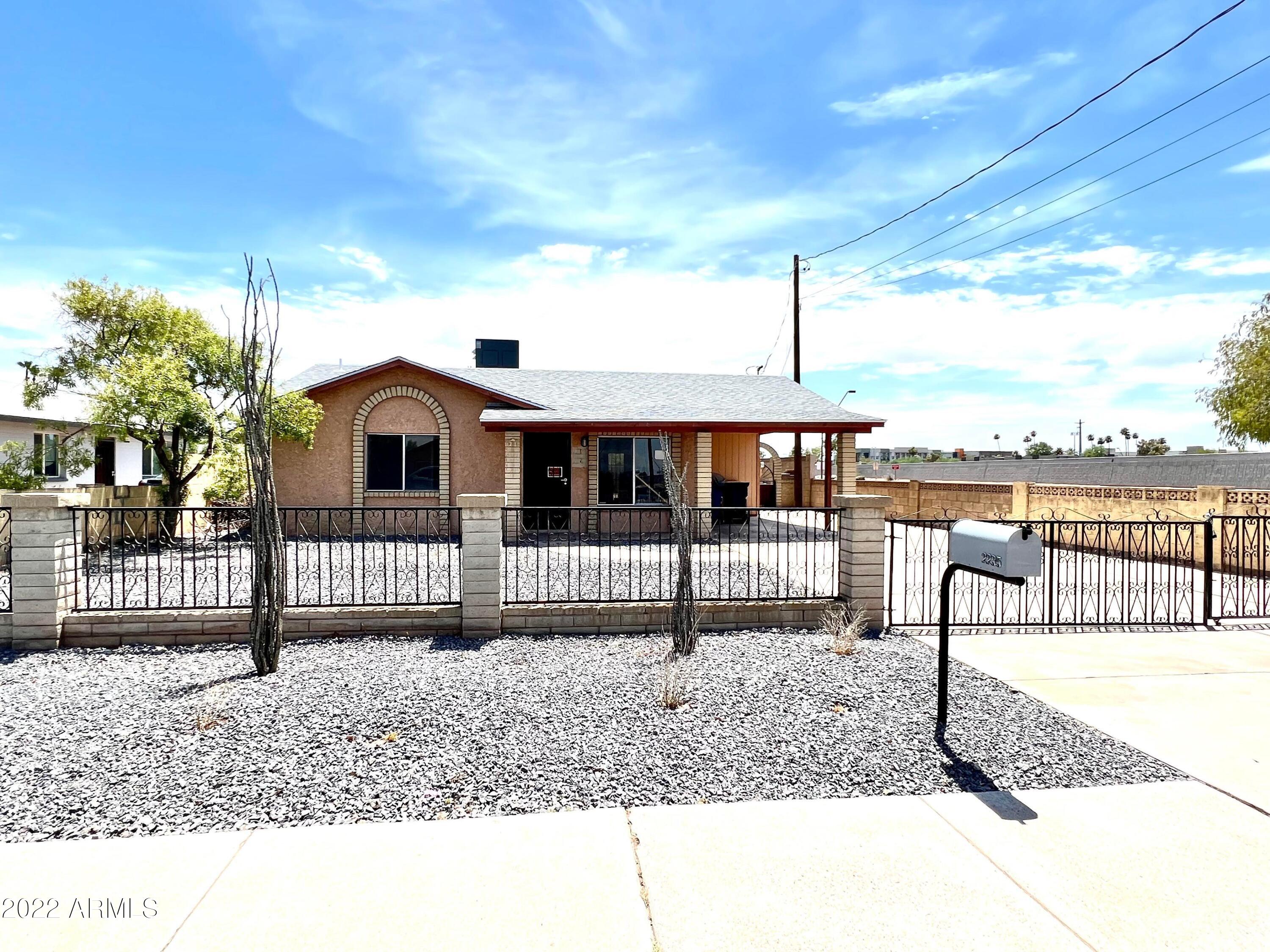 2235 E VICTORY Drive