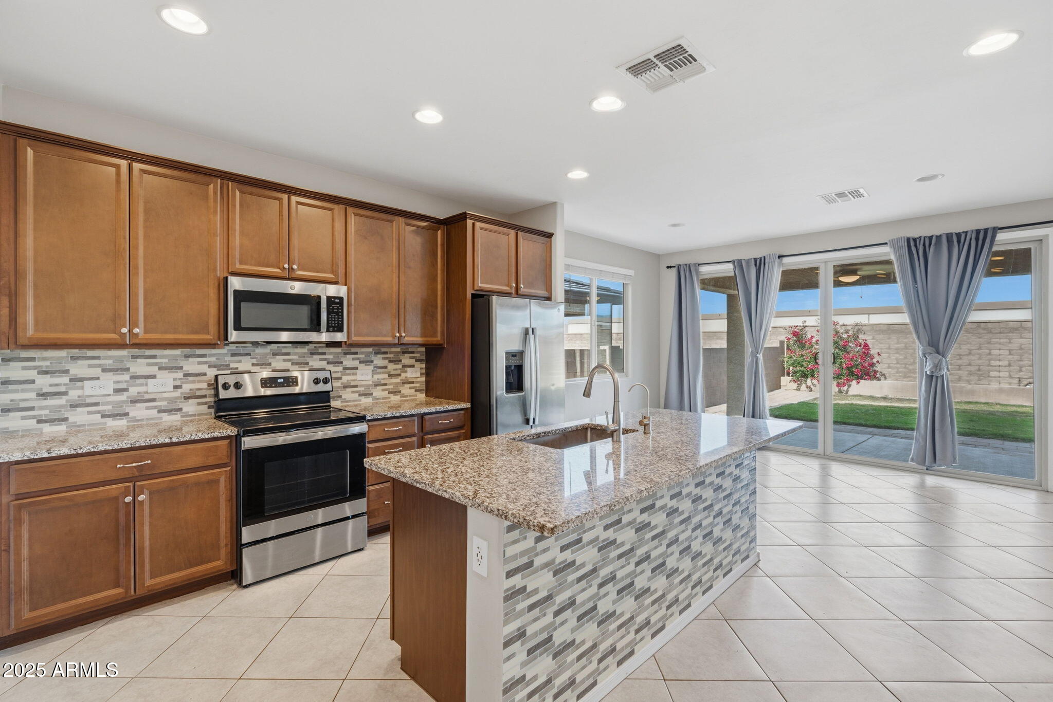 6717 E Via Arroyo Largo --