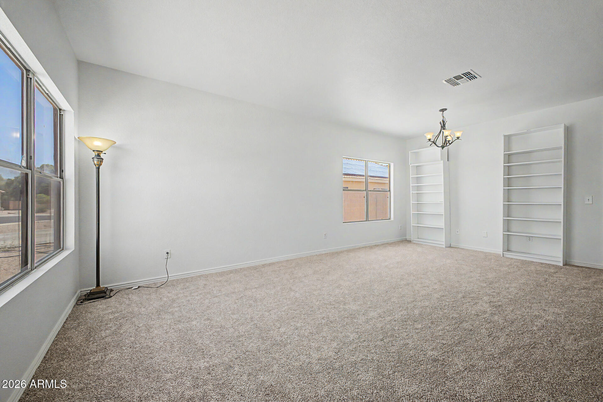 1113 E GWEN Street