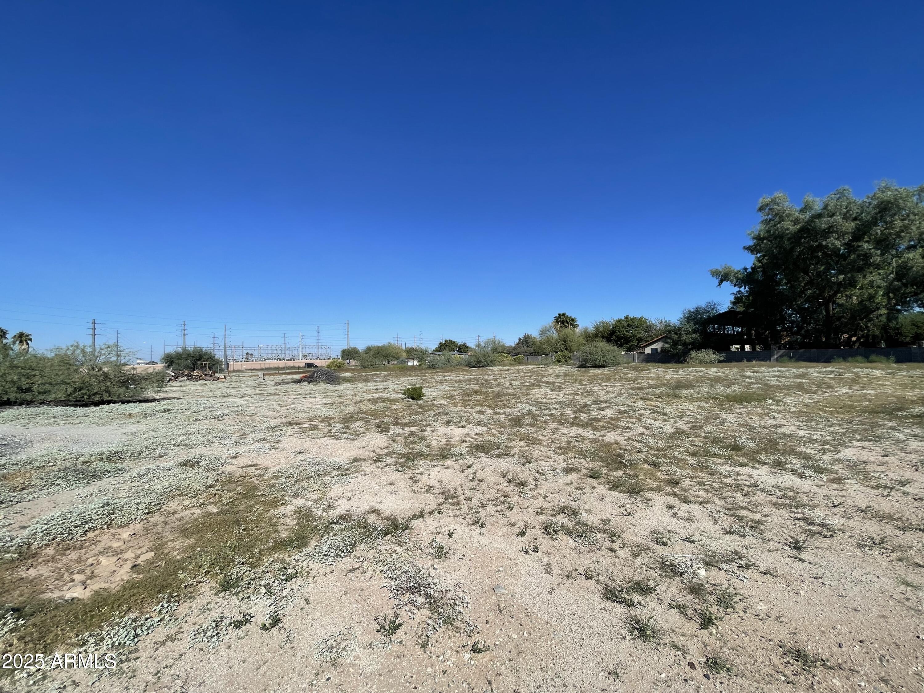 736 W HARWELL Road -