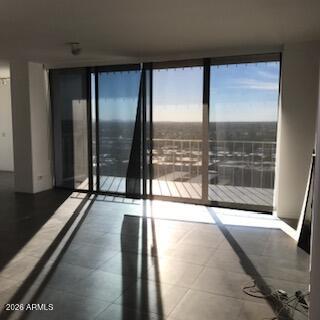 207 W CLARENDON Avenue C14