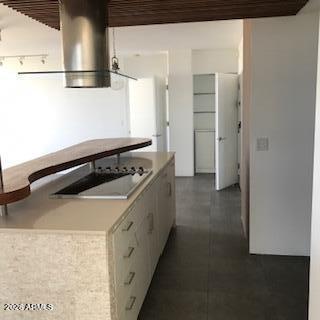 207 W CLARENDON Avenue C14