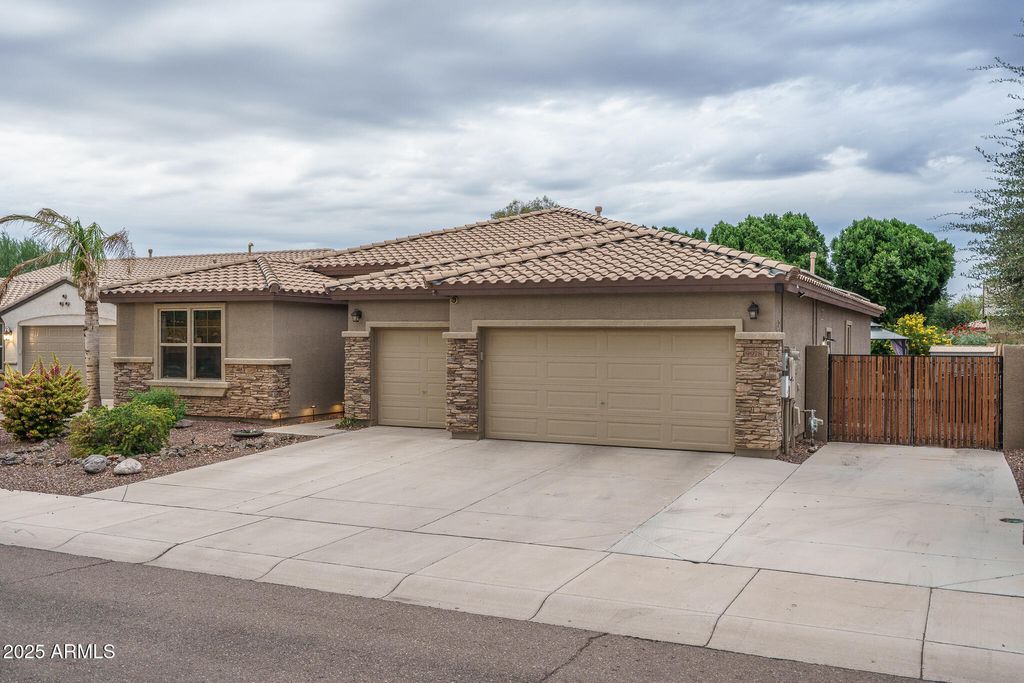 Photo of 9978 W Sugar Sand Lane, Peoria, AZ 85383 (MLS # 6932065)