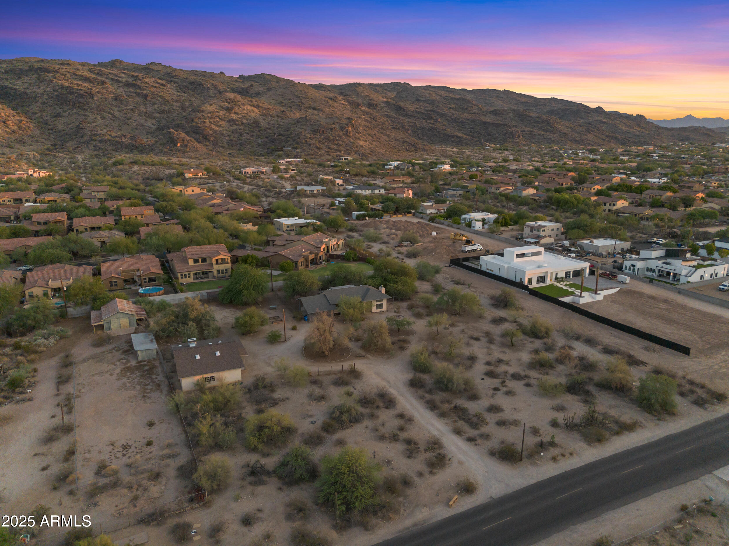 2315 E SOUTH MOUNTAIN Avenue -