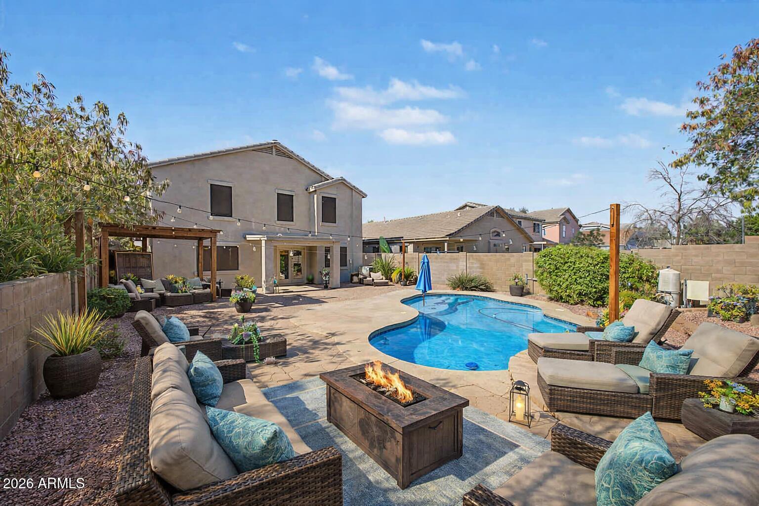 1337 W HEREFORD Drive