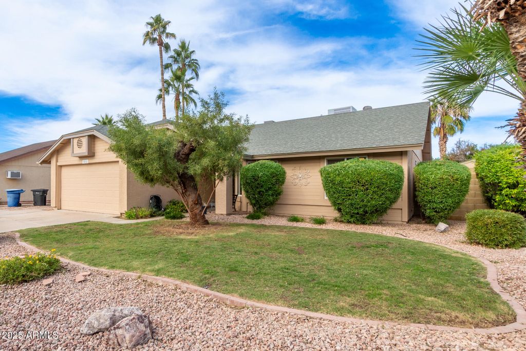 Photo of 4918 W Chicago Street, Chandler, AZ 85226 (MLS # 6952391)