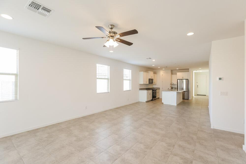 17484 W Sunnyslope Lane