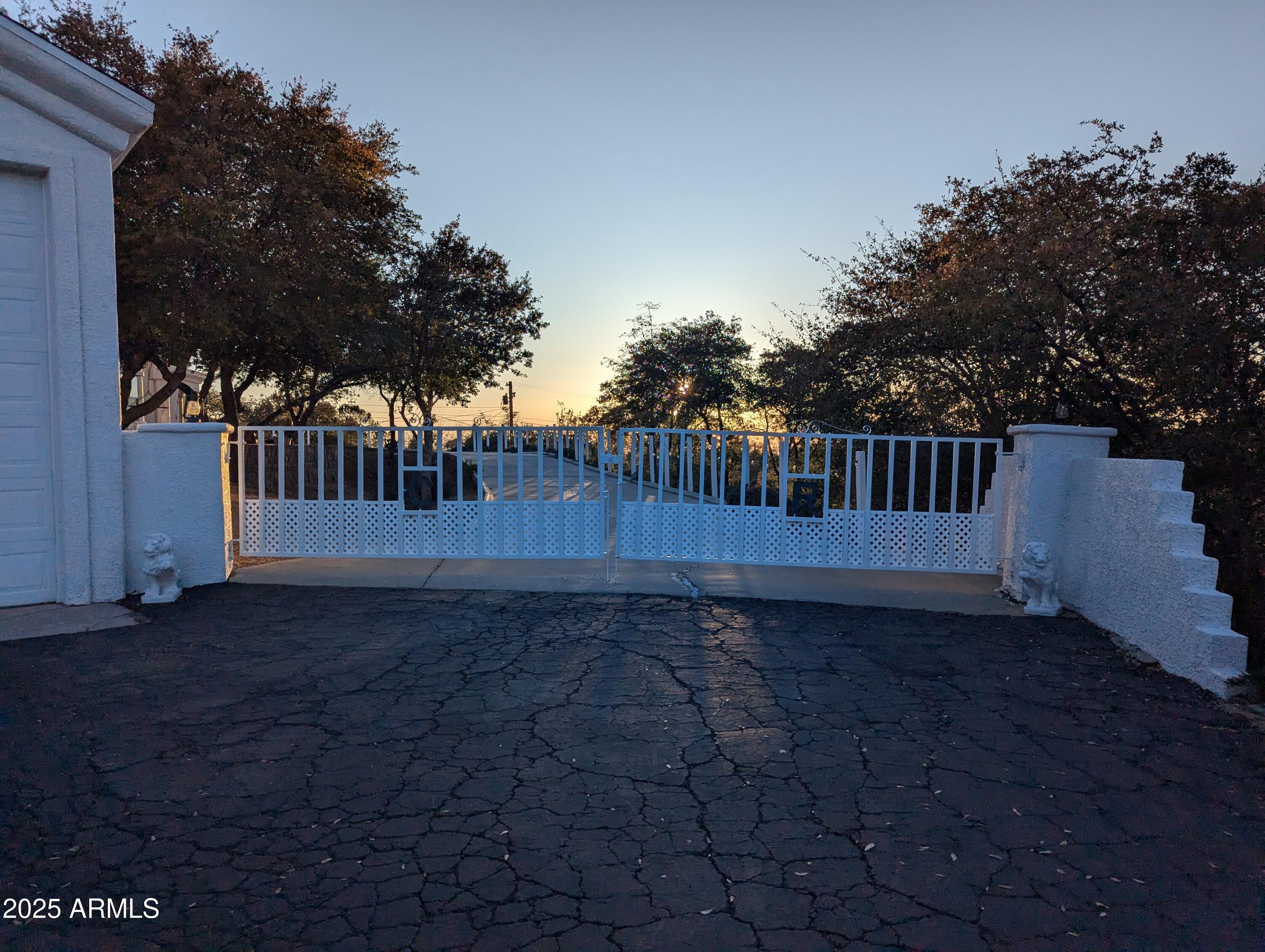 568 N Las Flores Drive