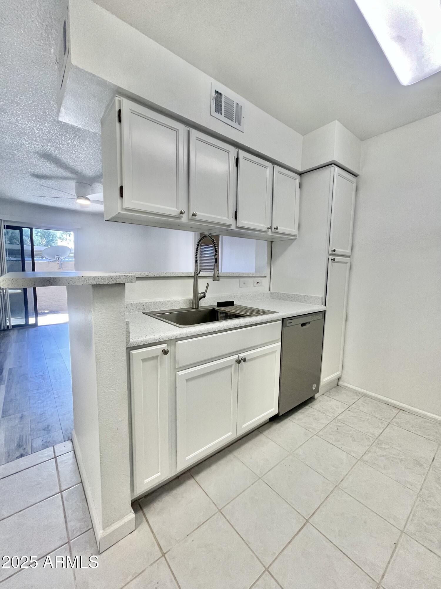 533 W Guadalupe Road 1110