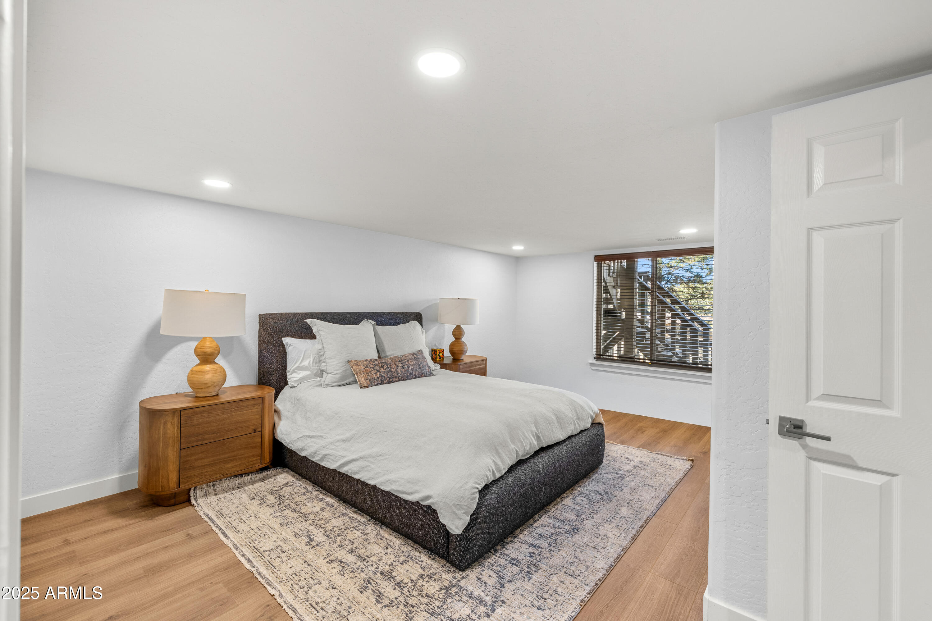 MOUNTAIN OAKS - Residential