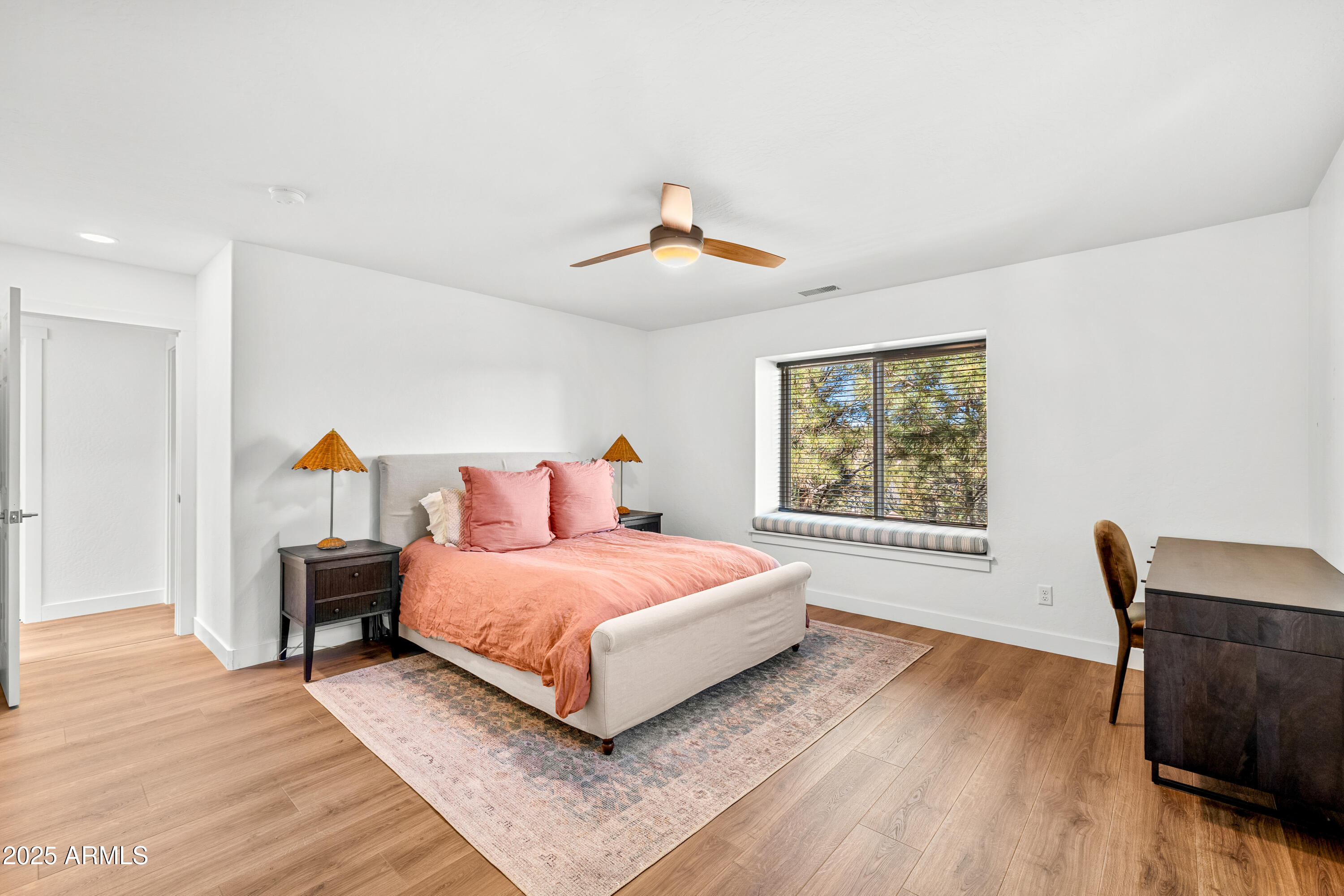 MOUNTAIN OAKS - Residential