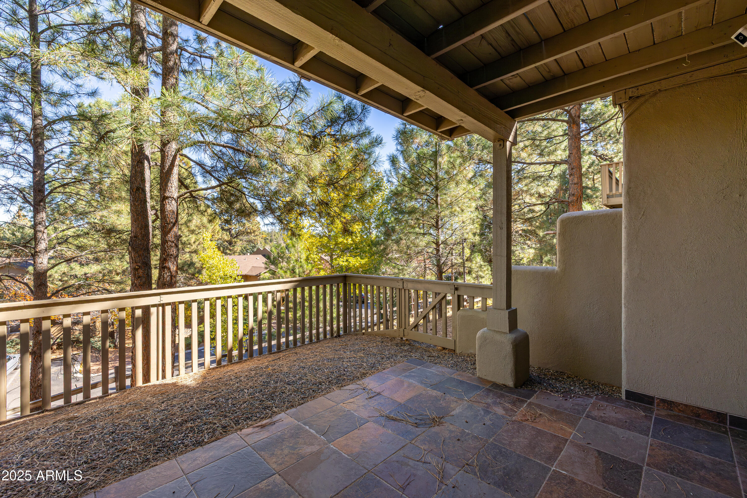 MOUNTAIN OAKS - Residential