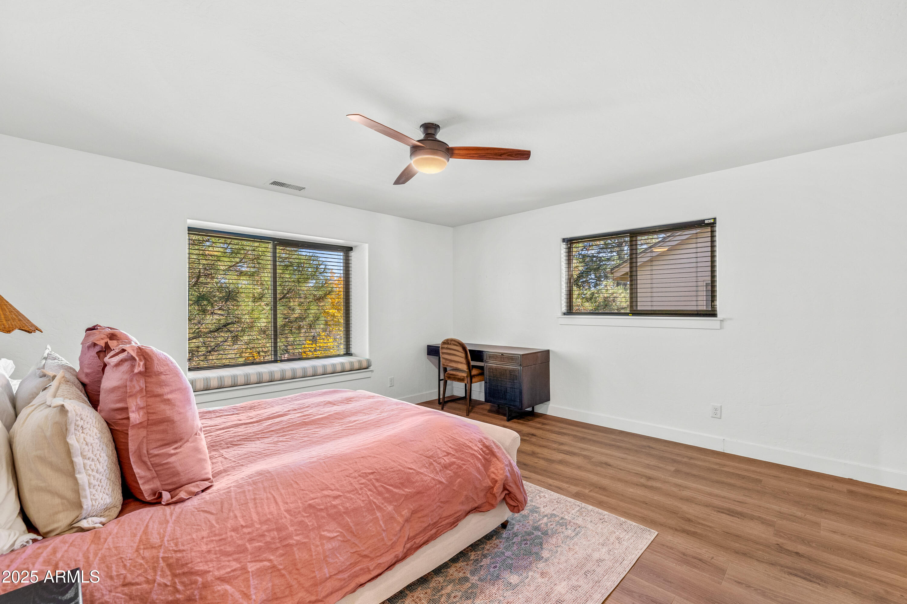 MOUNTAIN OAKS - Residential