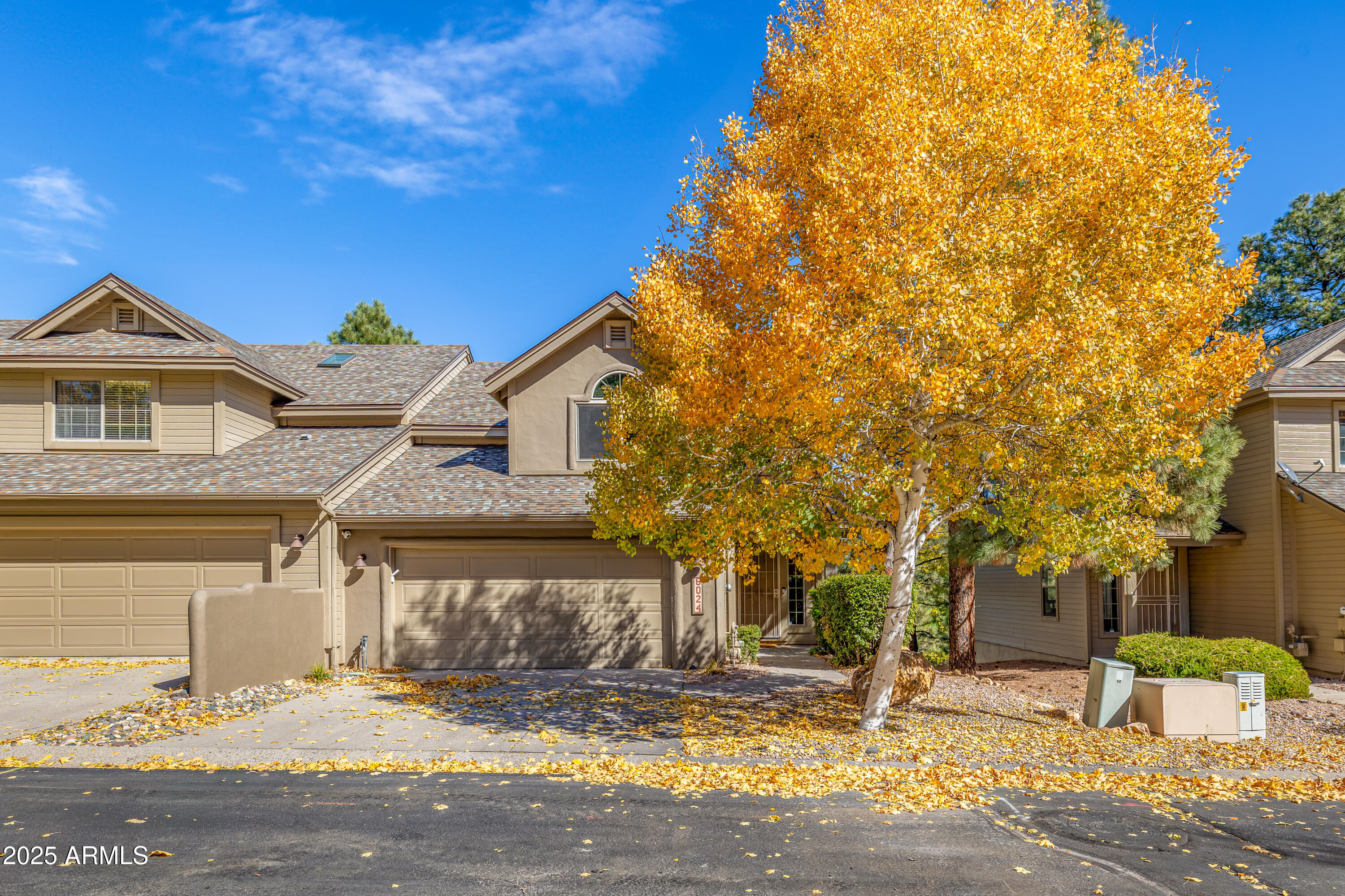 MOUNTAIN OAKS - Residential