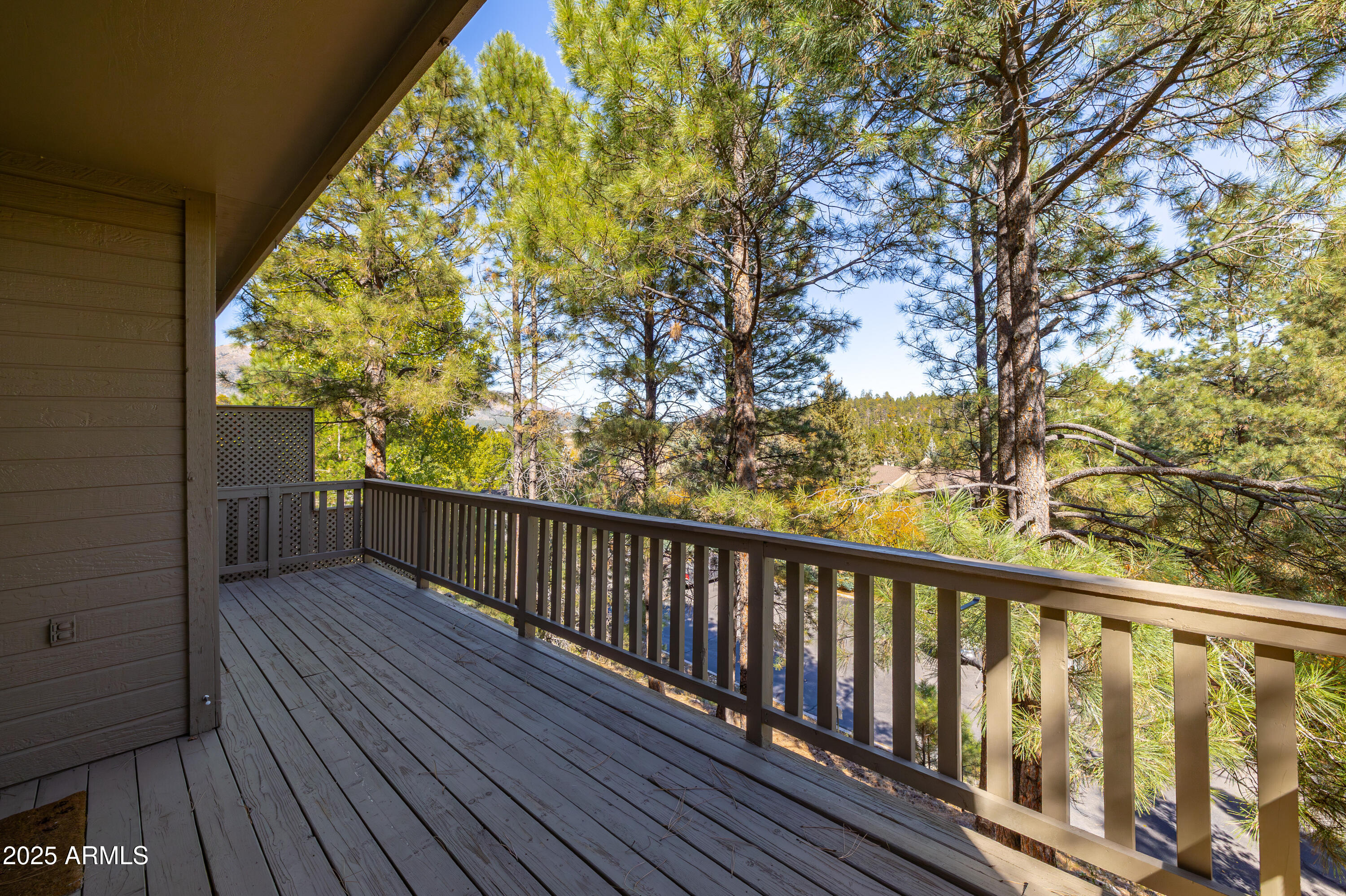 MOUNTAIN OAKS - Residential