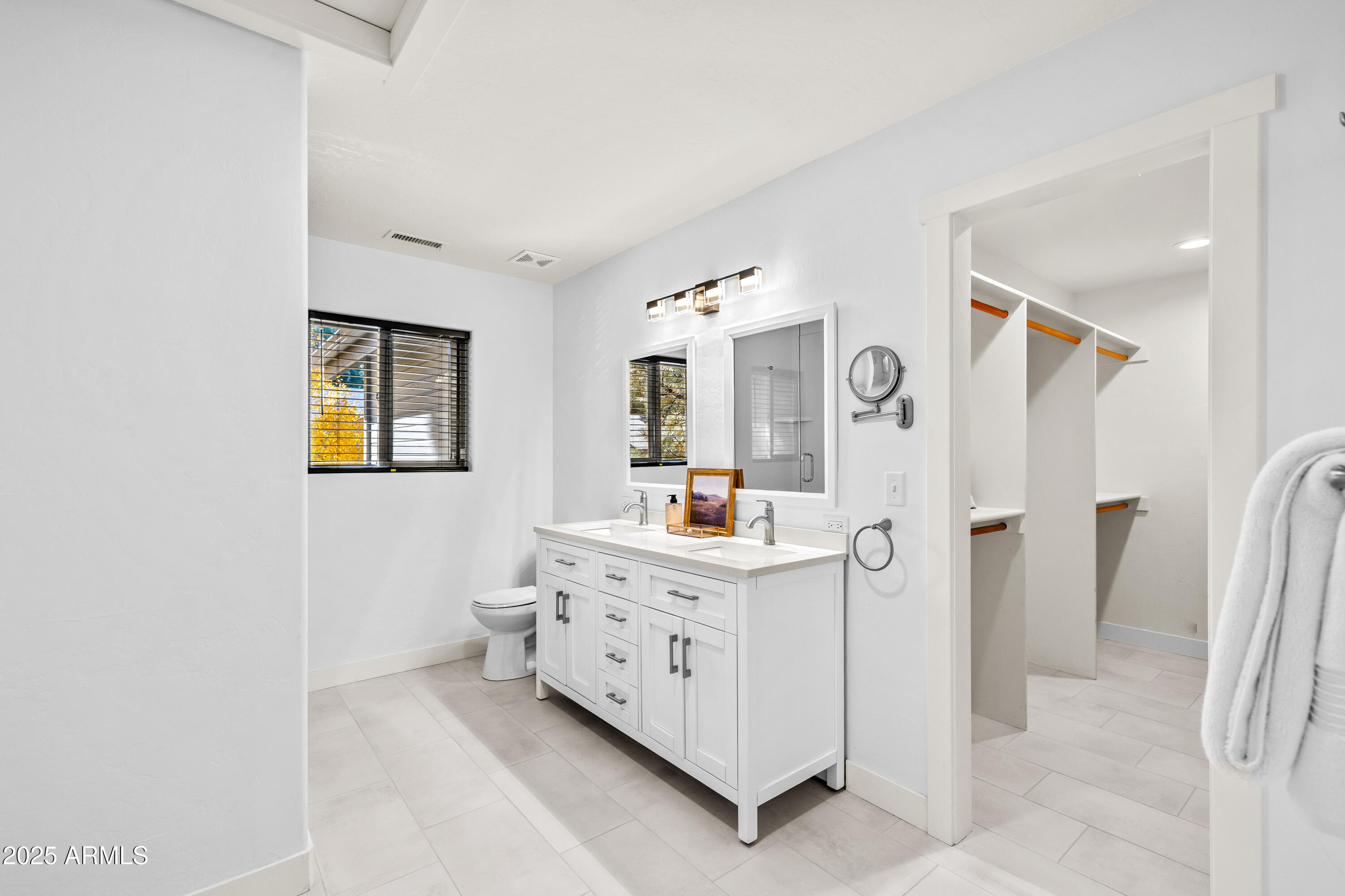 MOUNTAIN OAKS - Residential